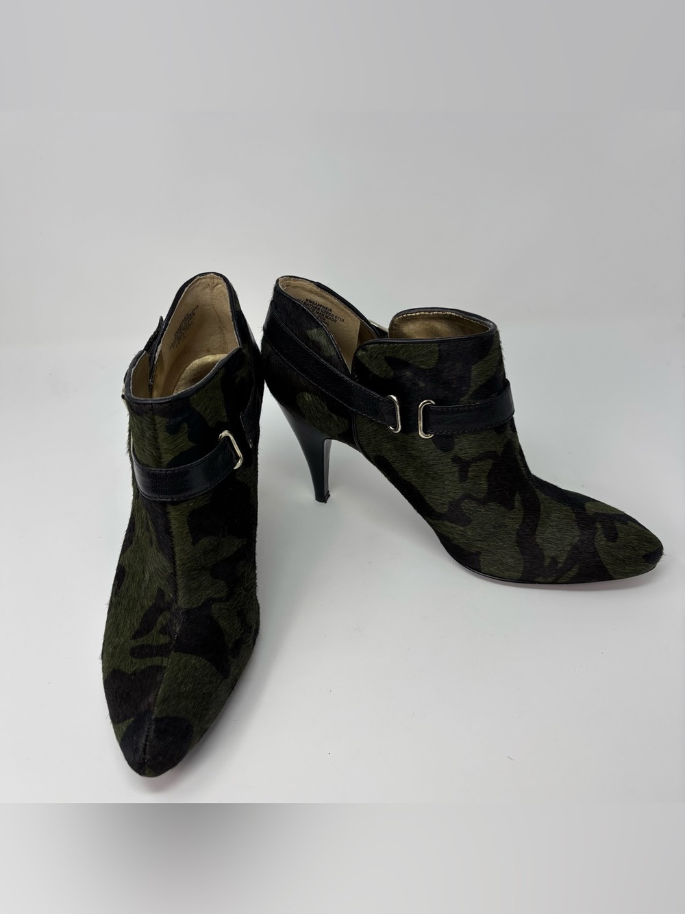Nine West Sappheir Camo Calf Hair Booties Pointed Toe Ankle Boots Size 10M